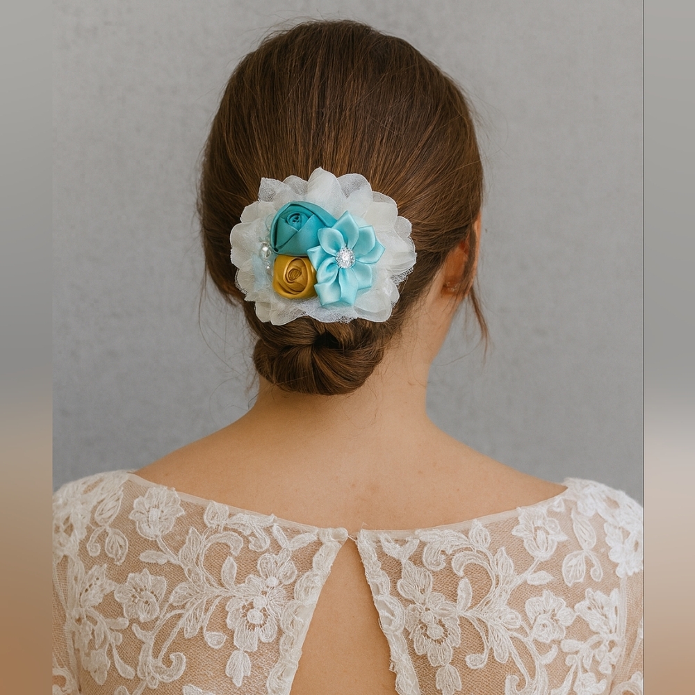 Elegant Floral Hair Clip